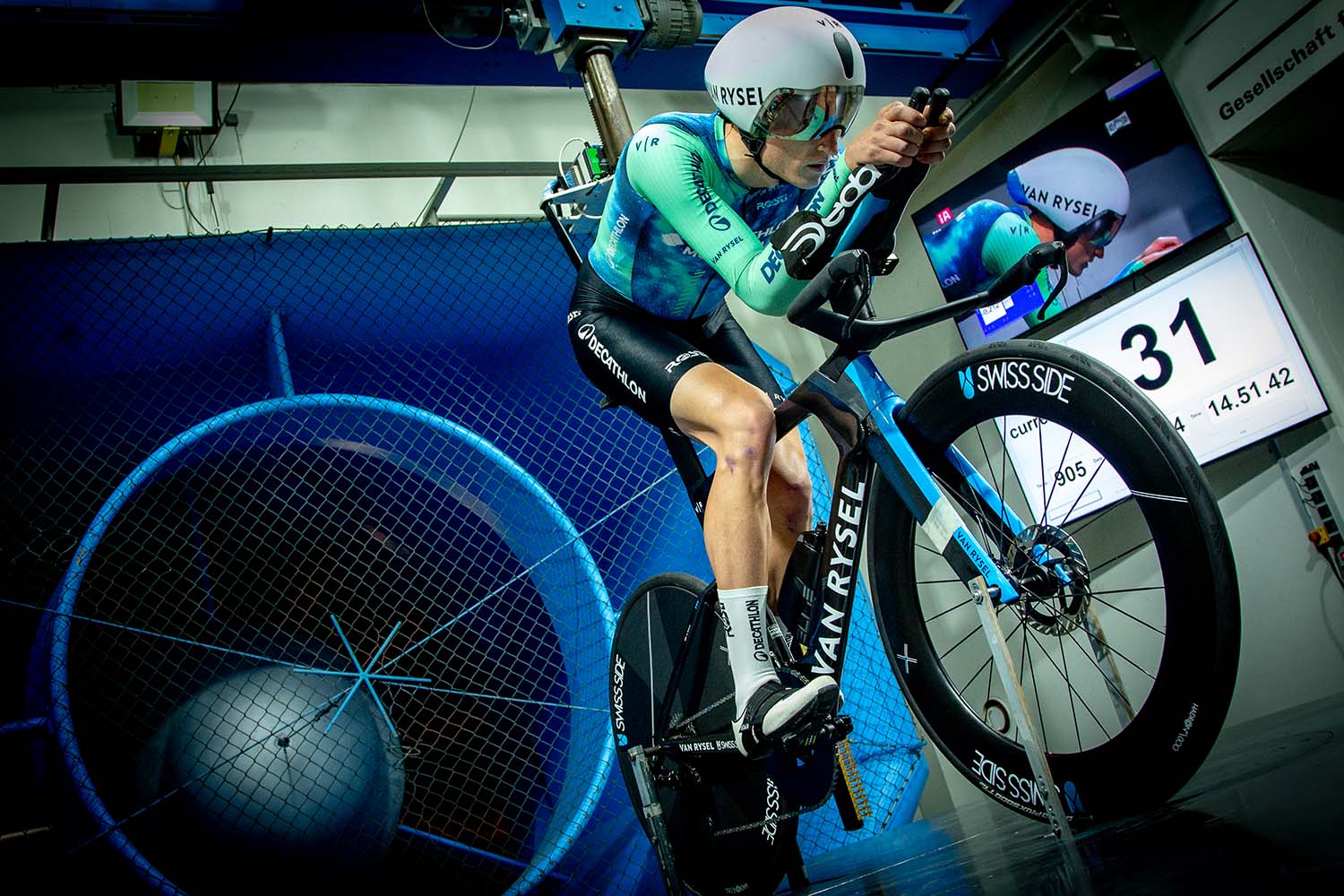 felix gall wind tunnel test swiss side